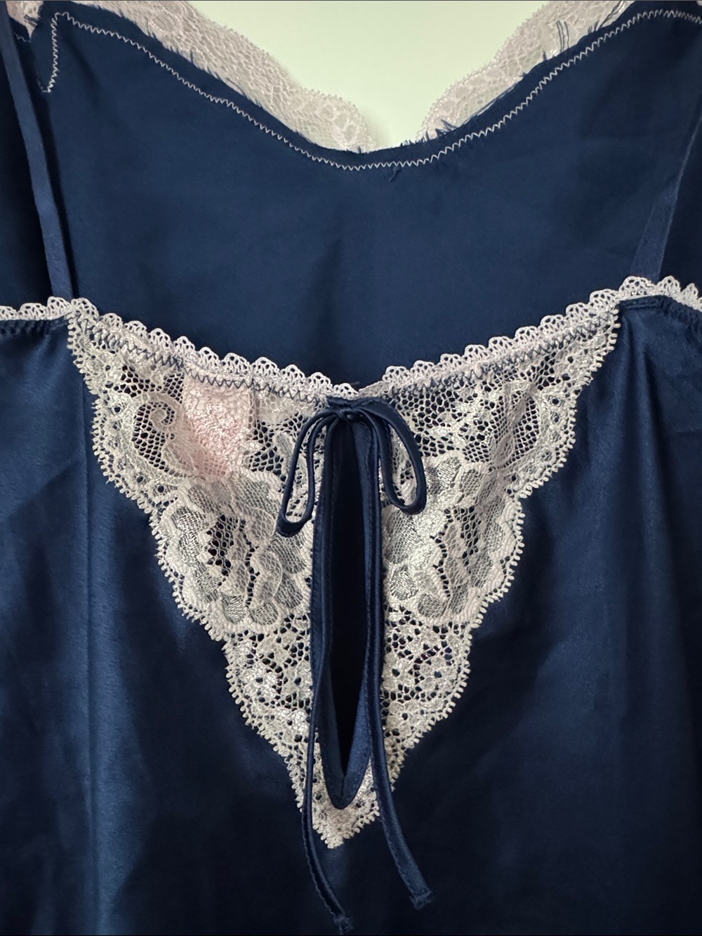 Victoria’s Secret Satin Lace Tie Back Detail Cami and Shorts Set - Picture 6 of 12